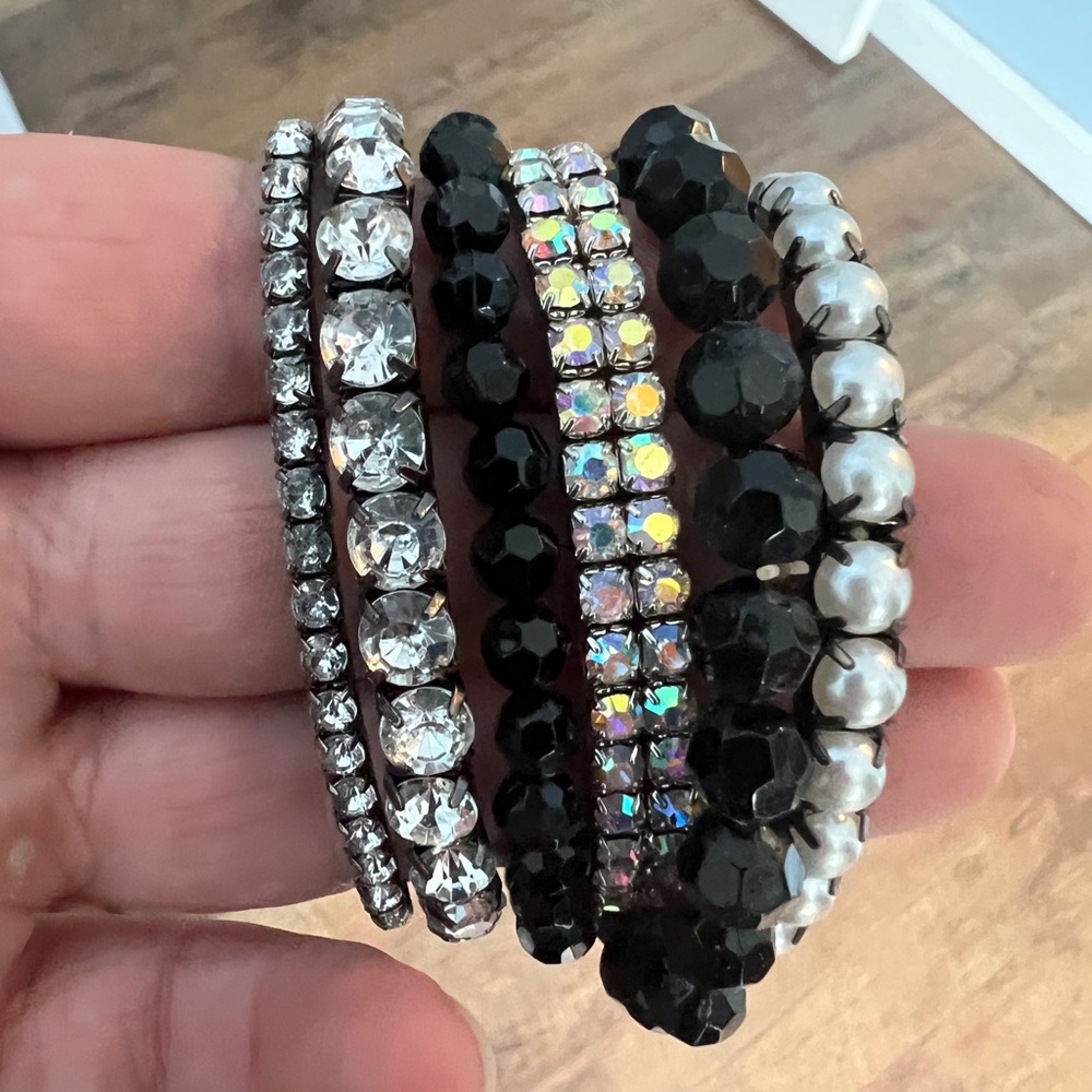 Women’s bracelets in EUC